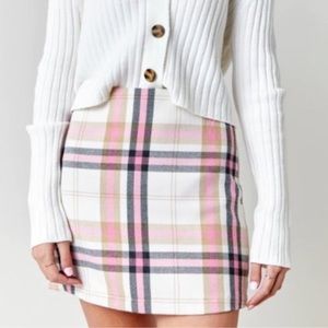 ✨ NWT Francesca’s Plaid Skirt